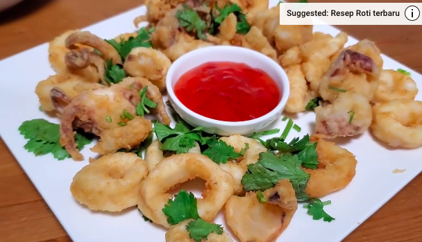 Bukan langsung digoreng, ini trik agar cumi goreng tepung renyah dan nggak alot meski sudah dingin