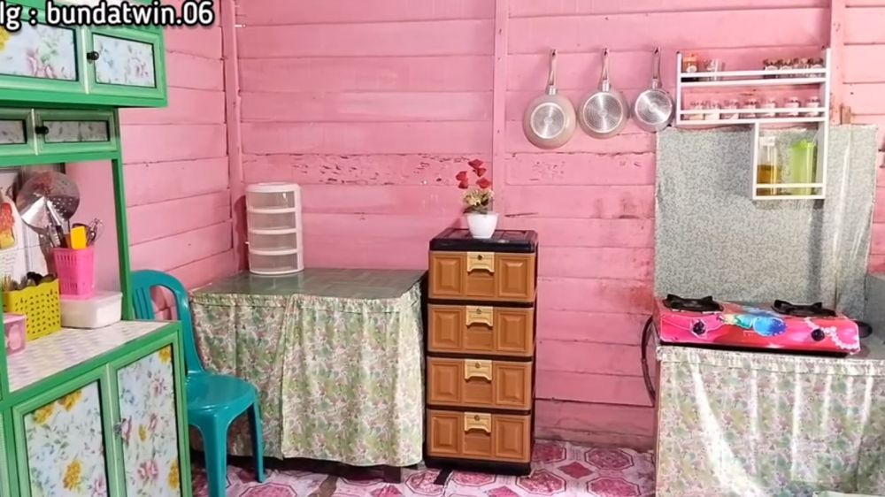 rumah papan nyaman dan adem © YouTube/Bunda Twin 
