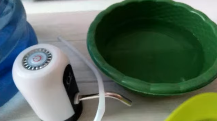 Cuma pakai 3 bahan, ini cara mudah hilangkan bau karet selang pompa galon elektrik dengan cepat