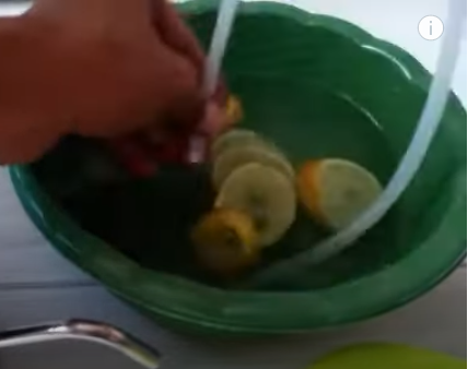 Cuma pakai 3 bahan, ini cara mudah hilangkan bau karet selang pompa galon elektrik dengan cepat