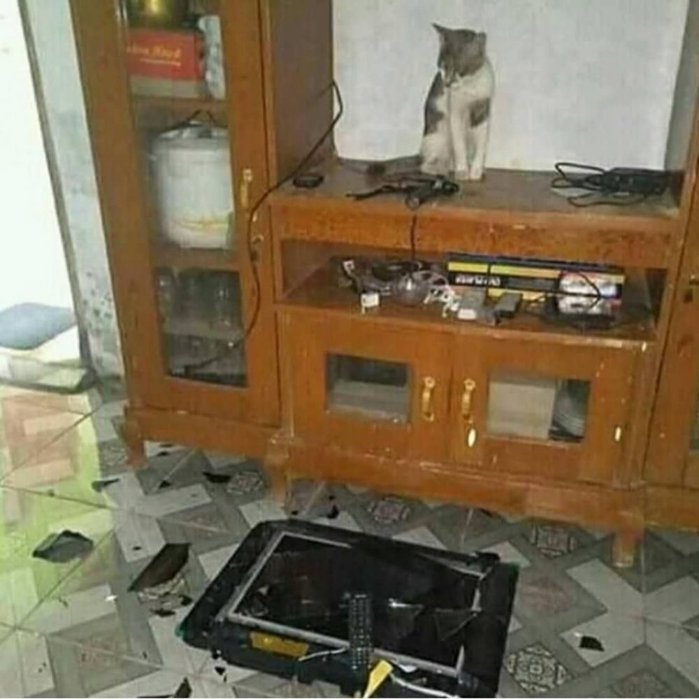 barang elektronik rusak © berbagai sumber