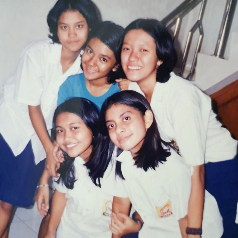 transformasi bocah SMP yang dulunya penyanyi cilik kini jadi istri pengusaha © berbagai sumber transformasi bocah SMP yang dulunya penyanyi cilik kini jadi istri pengusaha © berbagai sumber