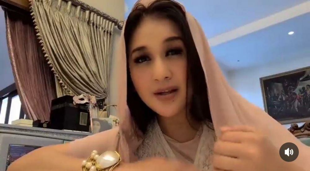 Paramitha Rusady mirip artis Bollywood Instagram