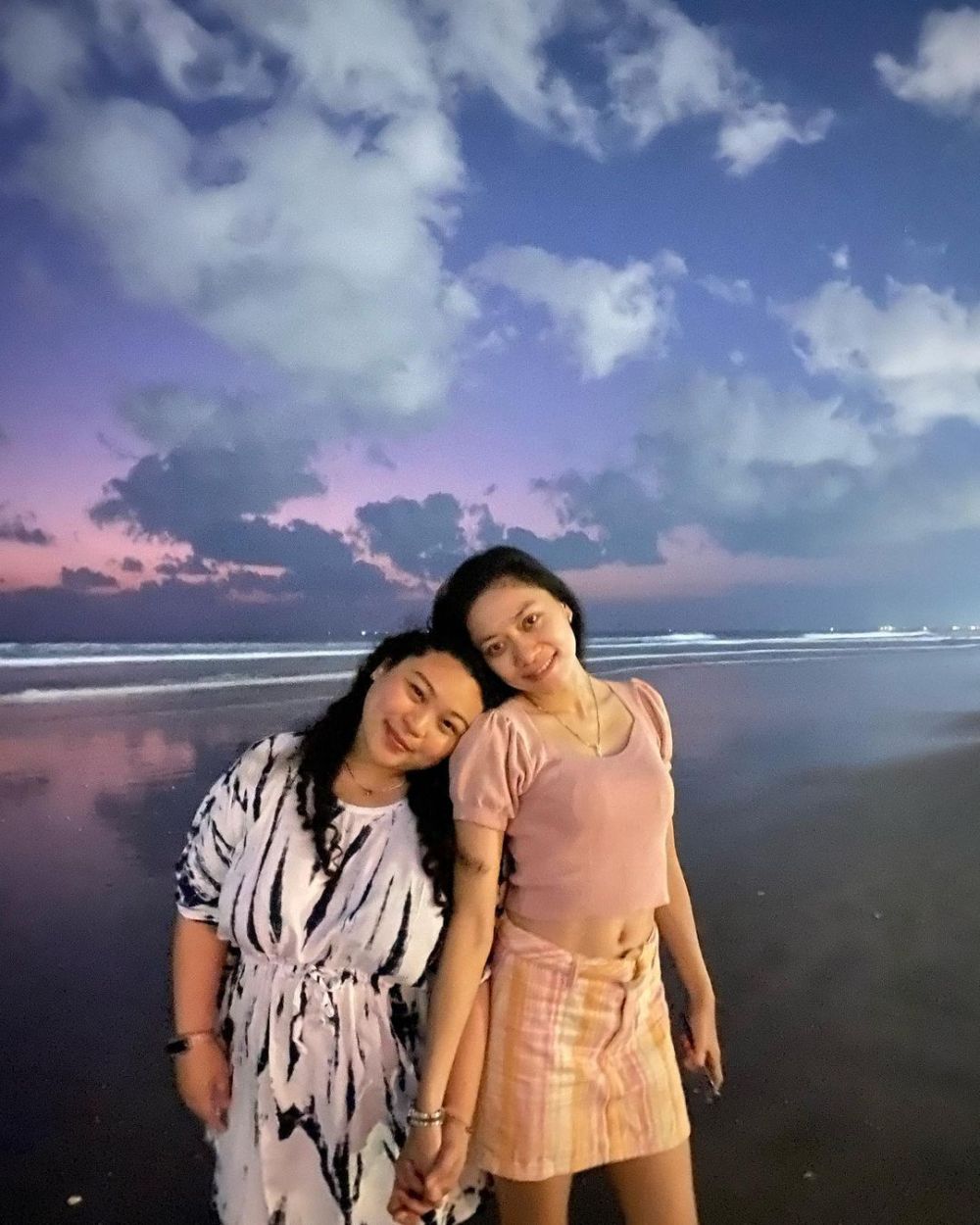 persahabatan Romna dan Bunga TOP di dunia nyata © 2023 brilio.net