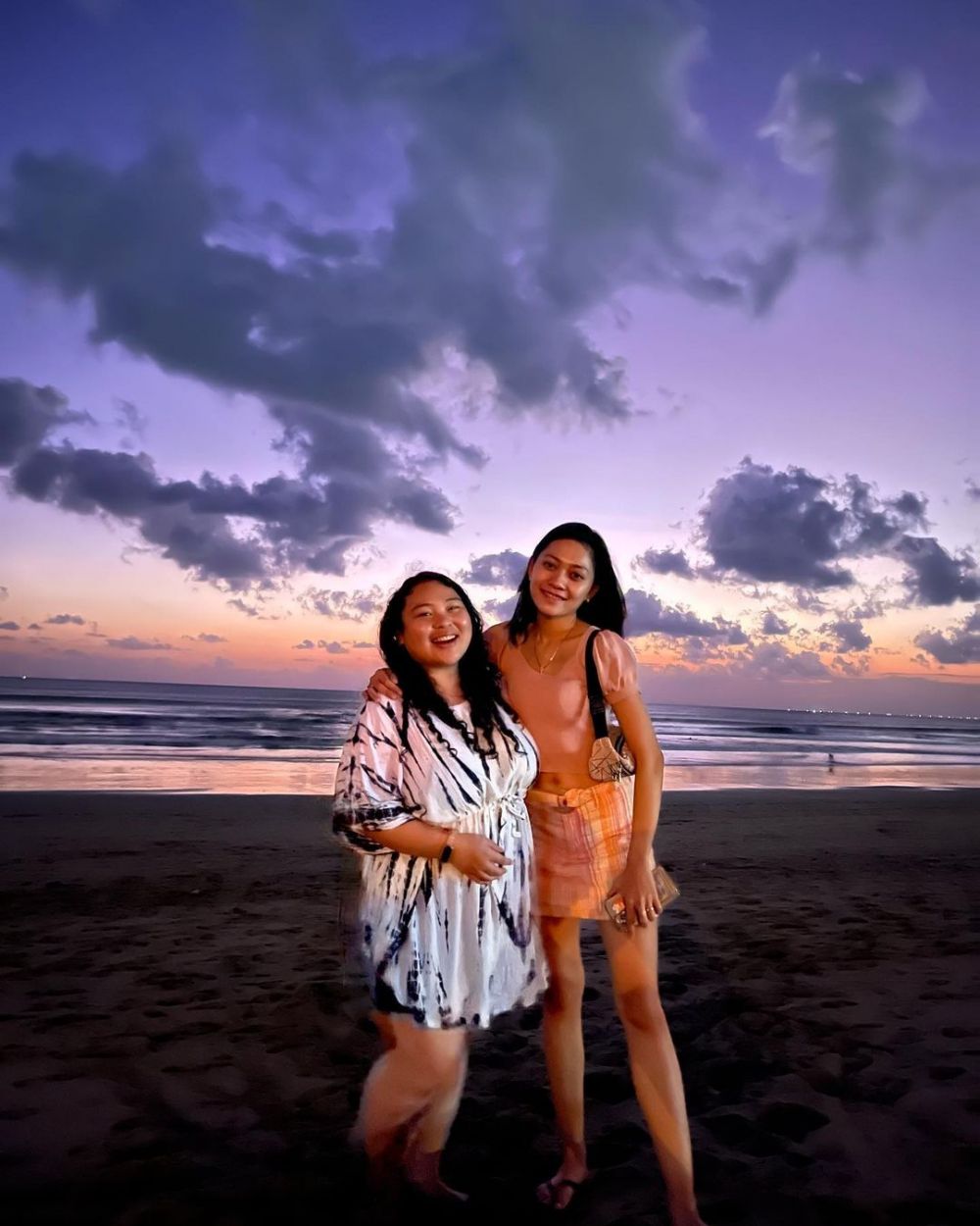 persahabatan Romna dan Bunga TOP di dunia nyata © 2023 brilio.net