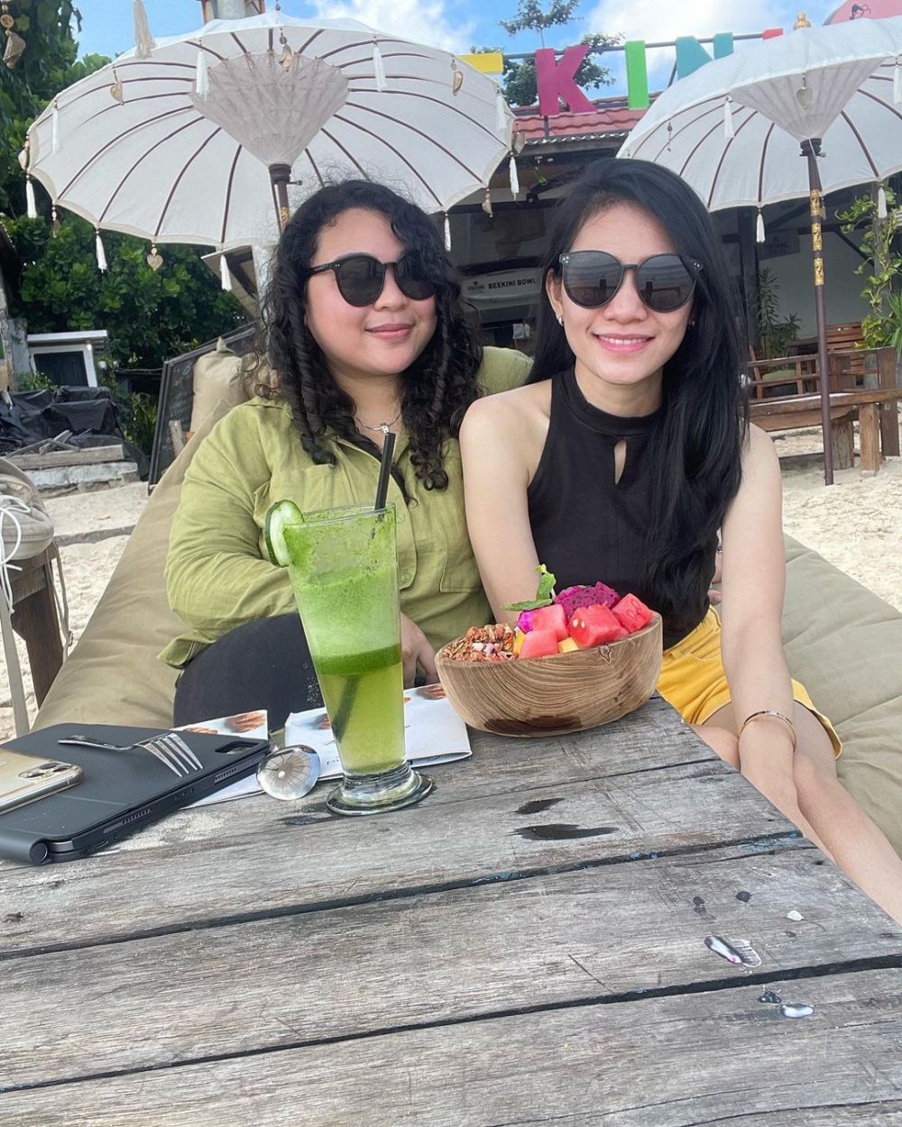 persahabatan Romna dan Bunga TOP di dunia nyata © 2023 brilio.net