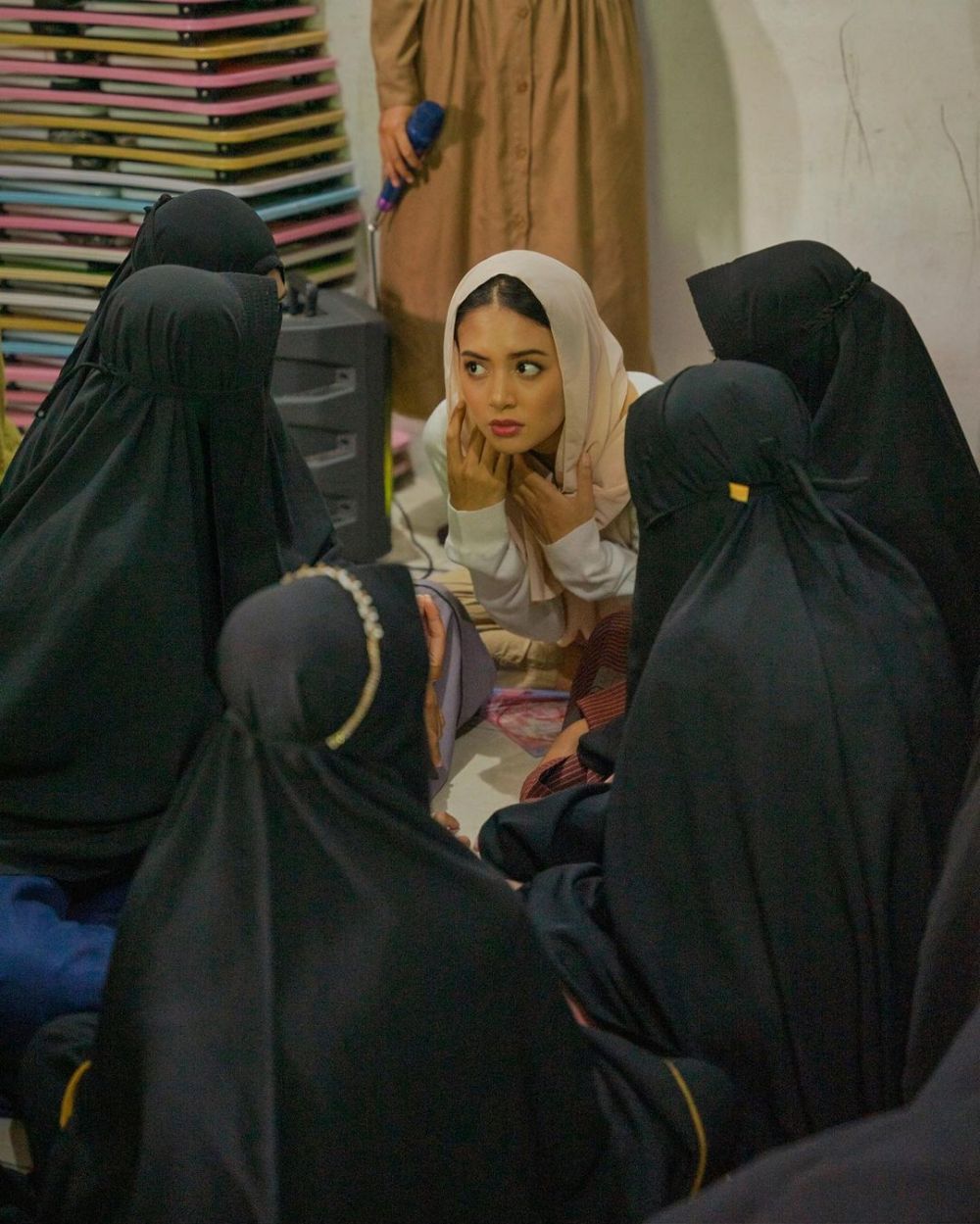  momen Aurelie Moeremans siapkan buka puasa untuk santri © 2023 brilio.net