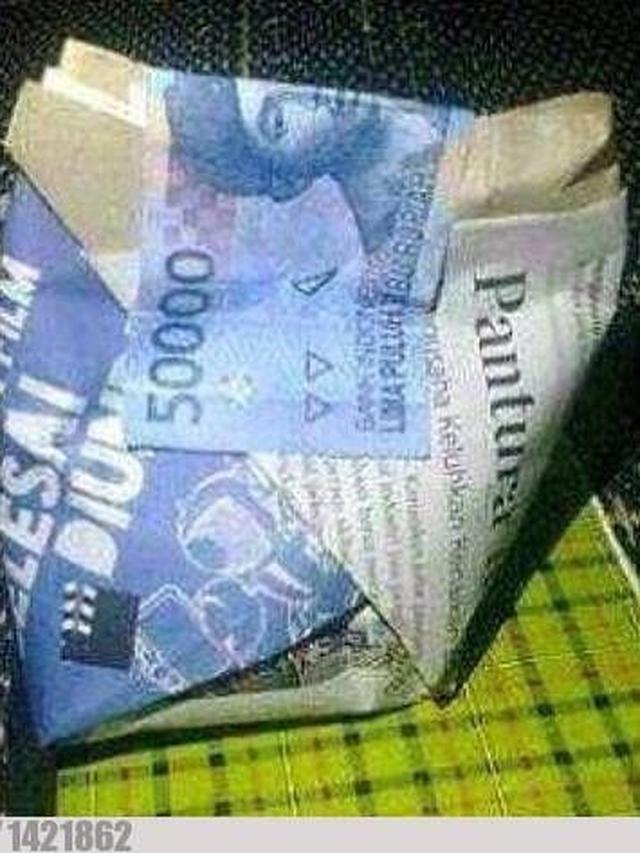 sultan pamer uang © berbagai sumber