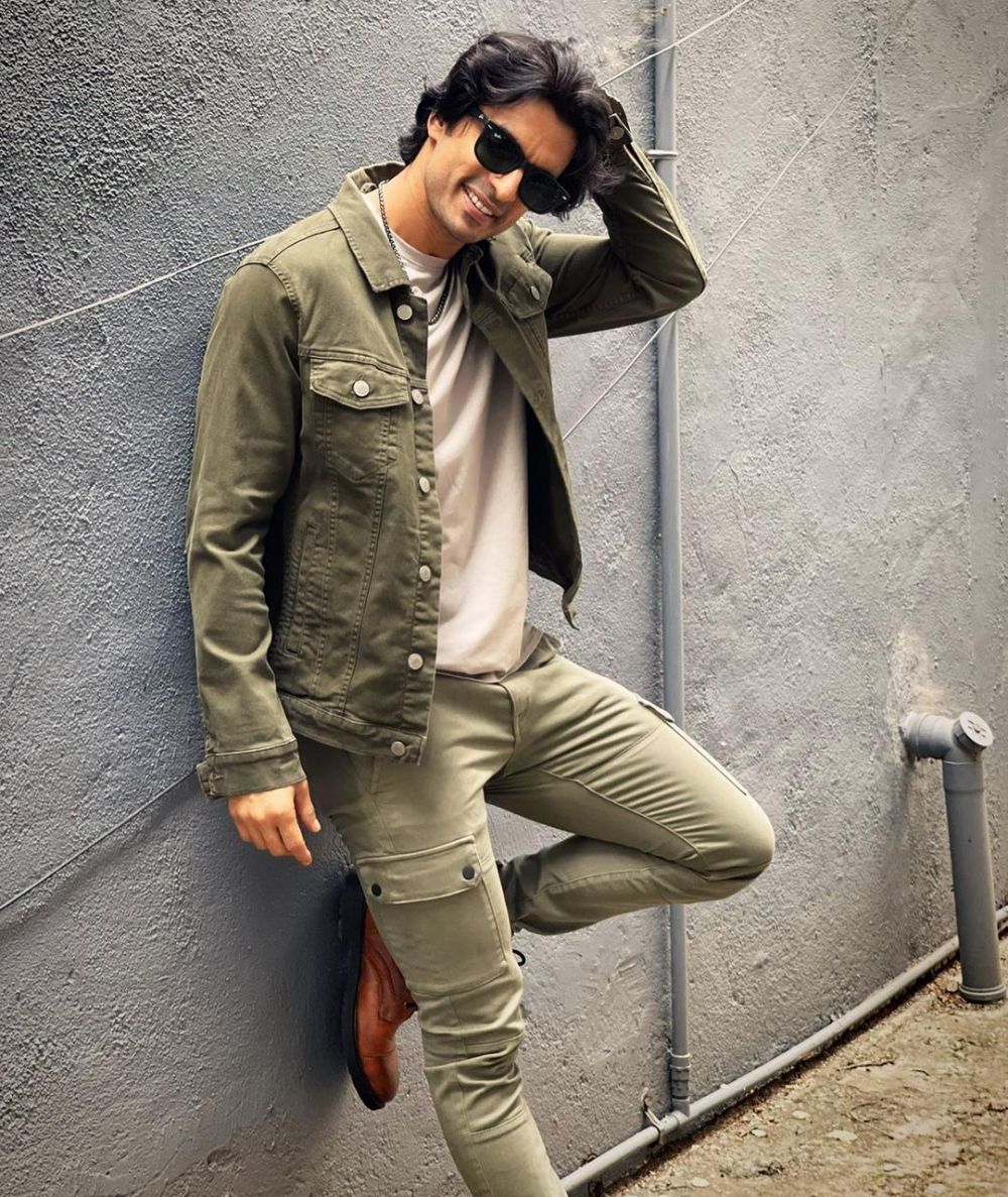 potret pemeran aditya mesra bareng pasangan asli © potret pemeran aditya mesra bareng pasangan asli ©