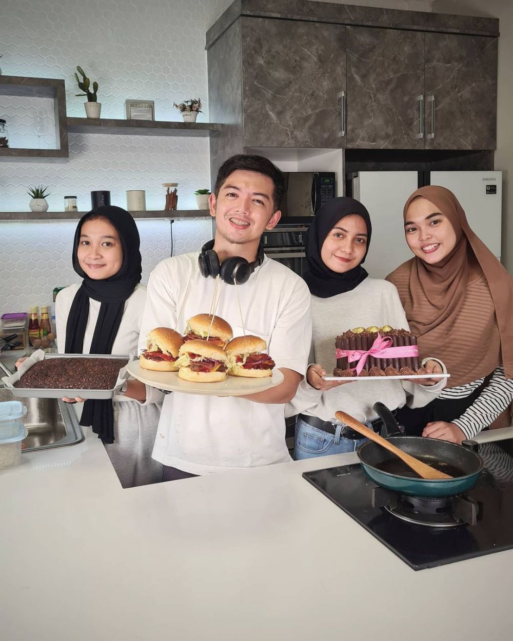 10 Kreasi masakan berbahan daging ala Nicky Tirta, menggugah selera dan tak bikin bosan