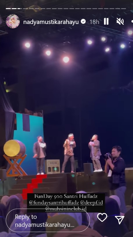 gaya Nadya Mustika mantan istri Rizki DA  © berbagai sumber