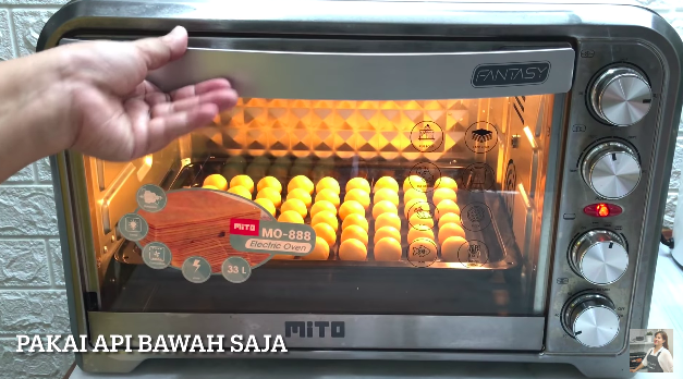 Trik memanggang kue nastar agar matang merata, mengilap, dan antiretak