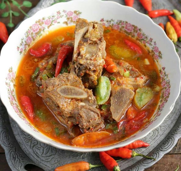 11 Resep olahan iga sapi masak kuah pedas, lezat, segar, dan menggugah selera
