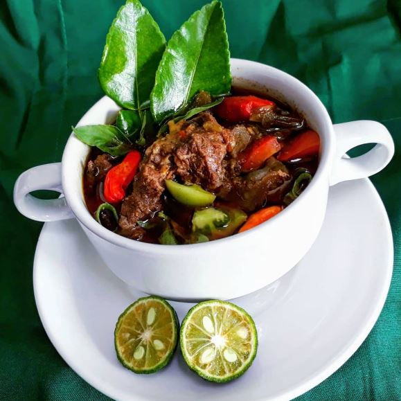 11 Resep olahan iga sapi masak kuah pedas, lezat, segar, dan menggugah selera