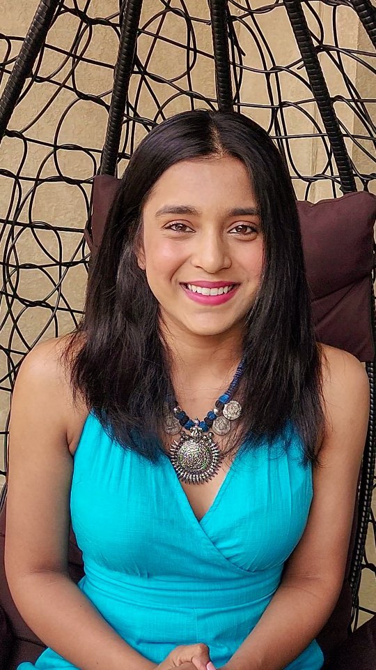 pesona Sumbul bermakeup tebal © Instagram