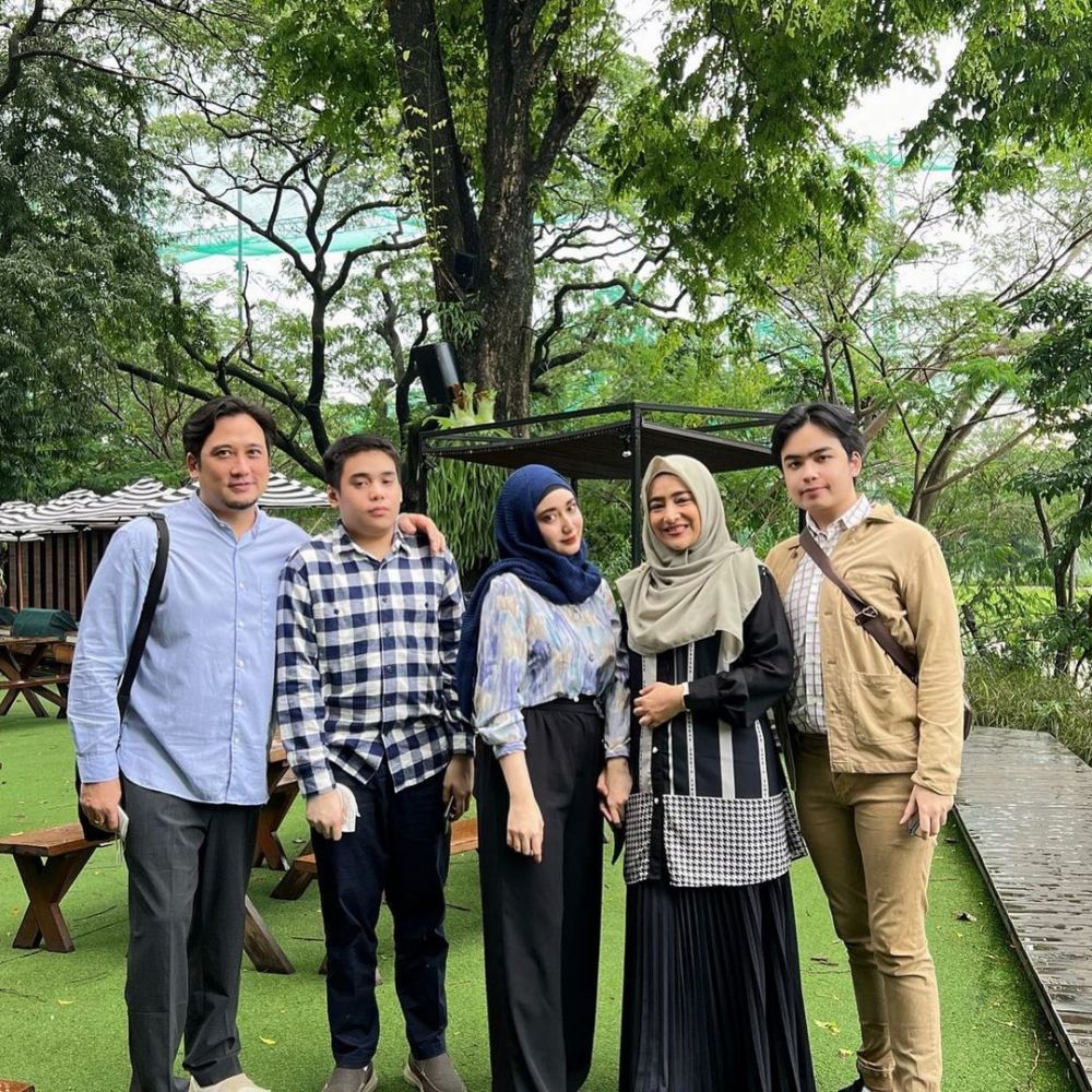 potret kebersamaan cindy fatikasari dan anak sulungnya di keseharian © berbagai sumber potret kebersamaan cindy fatikasari dan anak sulungnya di keseharian © berbagai sumber