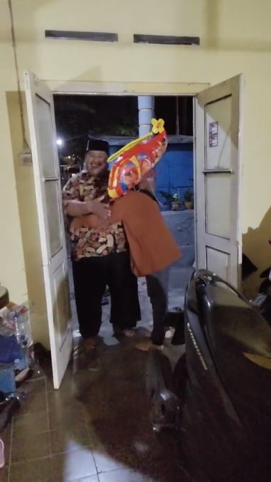 Wanita hamil diberi balon ayahnya TikTok Wanita hamil diberi balon ayahnya TikTok