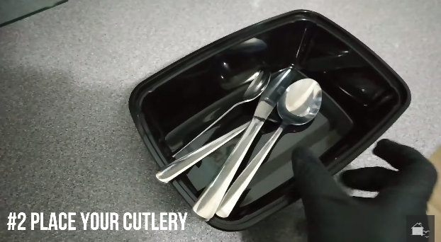 Tanpa sabun, ini cara ampuh membersihkan sendok stainless steel agar kinclong seperti baru