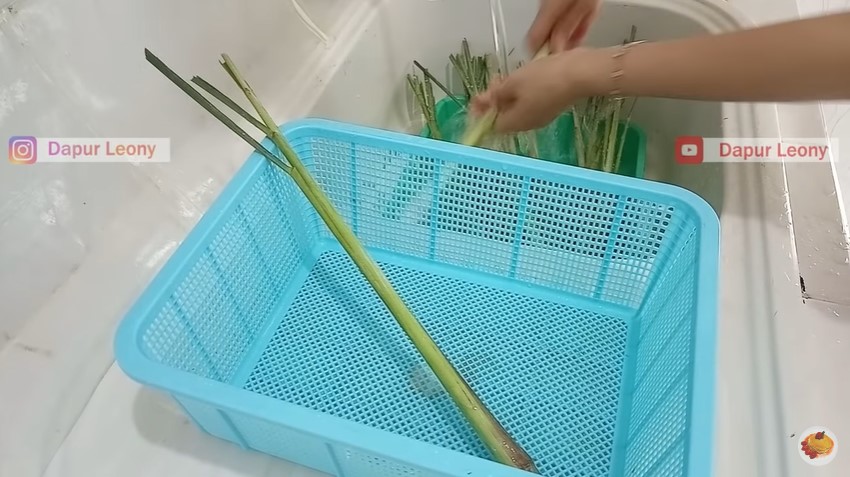 Tak perlu direndam air, ini trik menyimpan serai biar tetap segar dan nggak mengering hingga 1 bulan