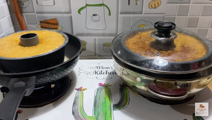 Bukan pakai oven, ini trik memanggang cake karamel di kompor yang simpel dan antigagal