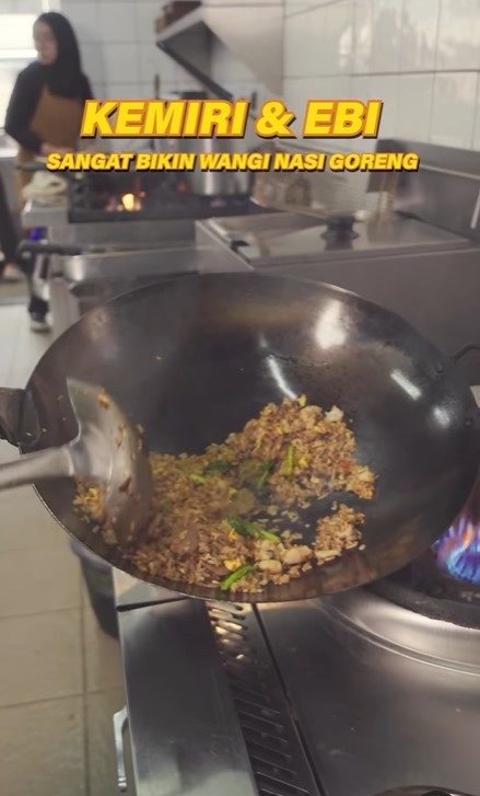 Trik masak nasi goreng agar lebih wangi dan lezat, jangan asal masukkan bumbu