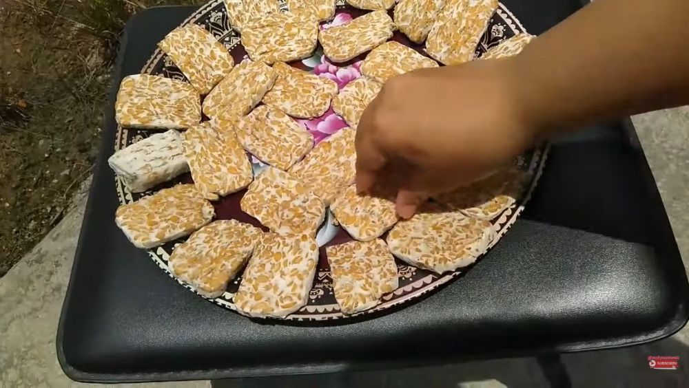 Tanpa tepung, begini trik membuat tempe goreng yang renyah tahan lama dan bumbu meresap sempurna