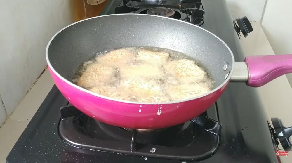 Tanpa tepung, begini trik membuat tempe goreng yang renyah tahan lama dan bumbu meresap sempurna