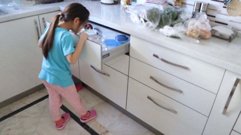 10 Potret alat dapur Siti KDI di Turki ini lengkap, bikin masak lebih mudah