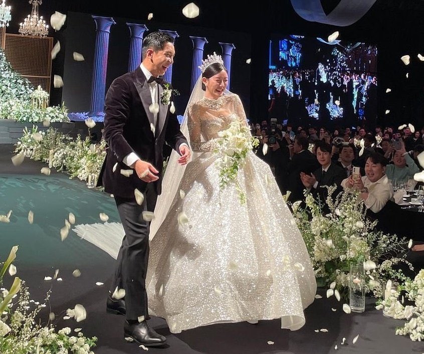 Lee Seung-gi dan Lee Da-in menikah © berbagai sumber Lee Seung-gi dan Lee Da-in menikah © berbagai sumber