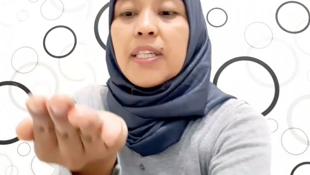 Bukan pakai sabun atau jeruk nipis, ini trik menghilangkan bau amis ikan di tangan