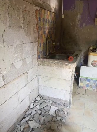 Renovasi dapur kecil berantakan jadi rapi dan estetik © 2023 brilio.net