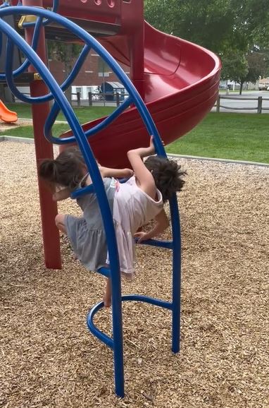 ibu beranak kembar siam TikTok