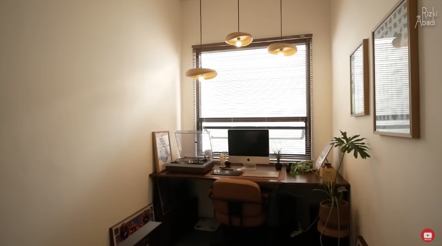 rumah mungil dalam gang sempit © YouTube