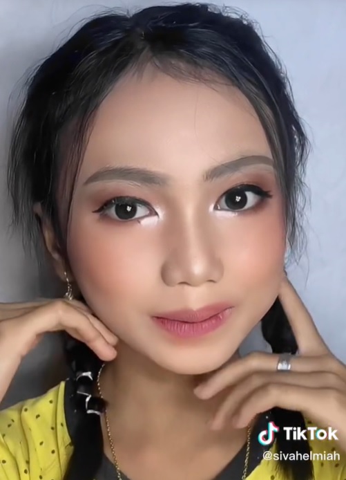 skill makeup bocah 5 tahun panen pujian © berbagai sumber skill makeup bocah 5 tahun panen pujian © berbagai sumber