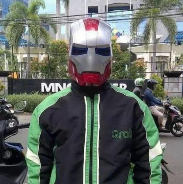 driver ojol cosplay super hero Berbagai sumber