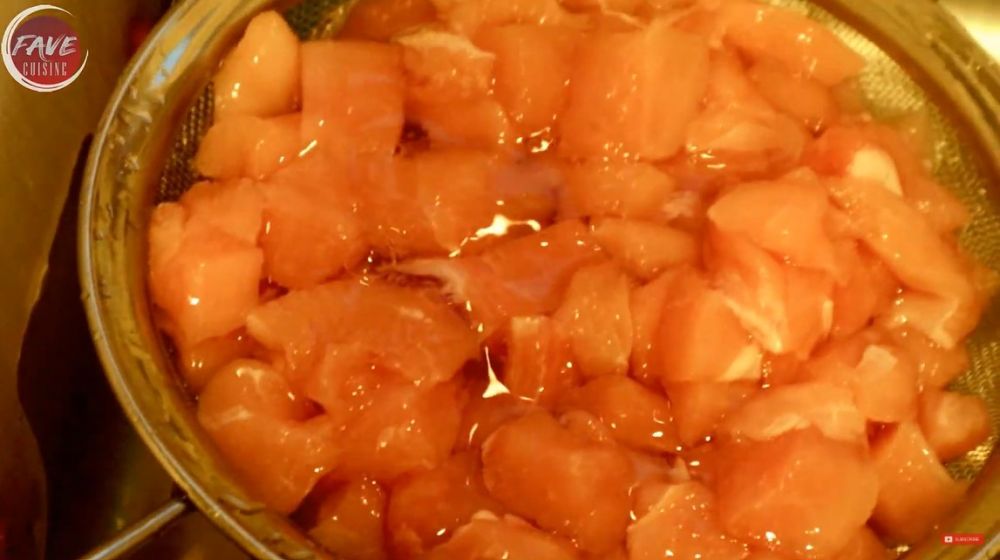 Trik mengempukkan dada ayam agar tak keras saat dimasak, cukup pakai 1 bahan dapur