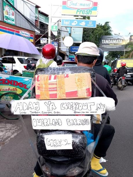 momen apes kurir malah antarkan paket Berbagai sumber momen apes kurir malah antarkan paket Berbagai sumber
