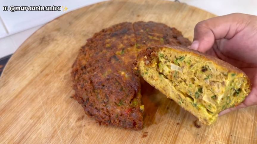 Bukan ditambah air, ini trik masak telur dadar ala rumah makan Padang yang tebal dan kulitnya krispi