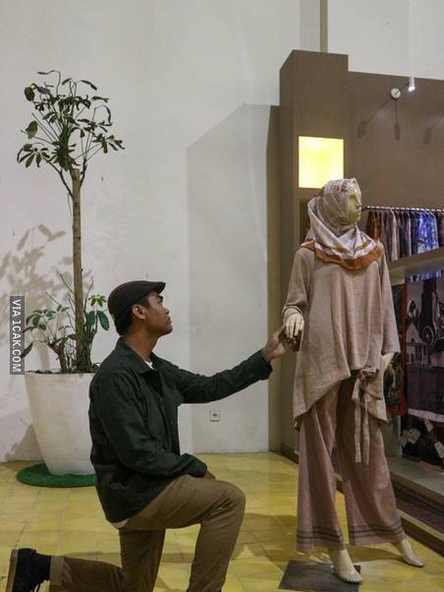 potret lucu tentang hidup jomblo ini bikin ngakak dan kasihan sekaligus © berbagai sumber potret lucu tentang hidup jomblo ini bikin ngakak dan kasihan sekaligus © berbagai sumber