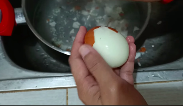 Hemat gas, ini trik cepat bikin telur bacem yang matang merata dan warnanya cokelat sempurna