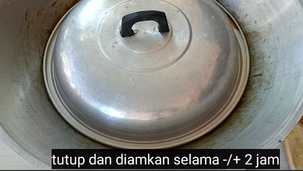Hemat gas, ini trik cepat bikin telur bacem yang matang merata dan warnanya cokelat sempurna