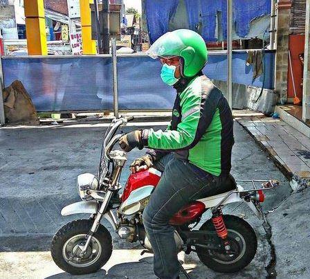 Ojek online dengan motor mewah Berbagai sumber Ojek online dengan motor mewah Berbagai sumber
