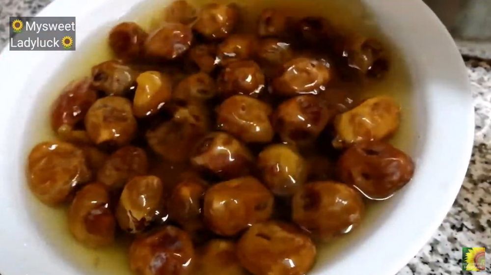 Trik melunakkan kurma yang kering dan keras agar lembut tanpa mengubah rasa
