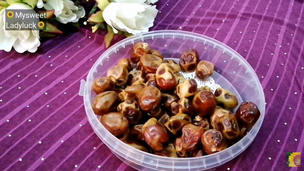 Trik melunakkan kurma yang kering dan keras agar lembut tanpa mengubah rasa