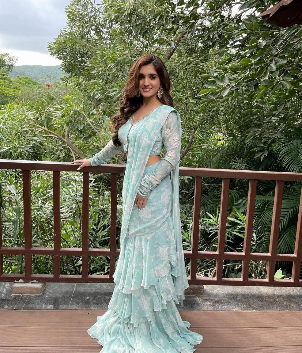 potret pemeran Kinjal di serial Anupamaa saat kenakan sari © Instagram