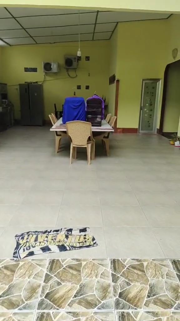 rumah aneh buka pagar langsung dapur © TikTok rumah aneh buka pagar langsung dapur © TikTok