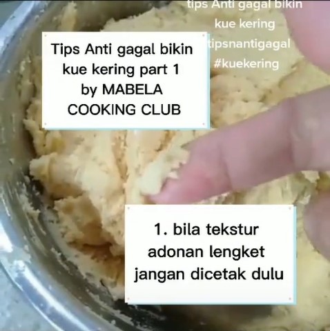 Trik mengatasi adonan kue kering yang terlalu lembek, cukup tambah satu bahan dapur