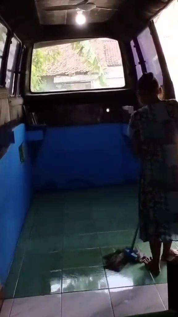 mobil jadi tempat ibadah © TikTok