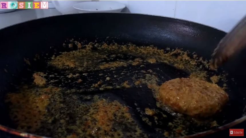 Tanpa perlu ditumis, ini cara praktis menyimpan bumbu giling agar awet tahan lama