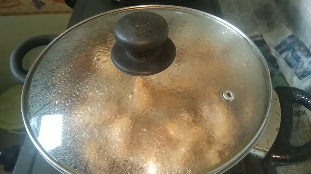 Tak perlu air kelapa, begini trik simpel bikin ayam bacem agar gurih maksimal dan tak mudah hancur